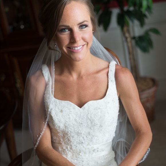 Bought/worn in 2014. Size 2. Ivory. Lace/pearls - Picture 3 of 6